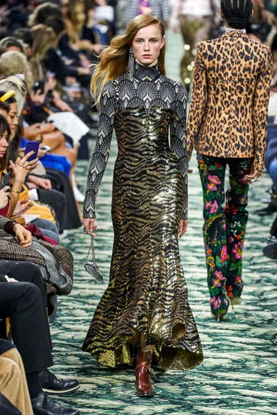 Look 14